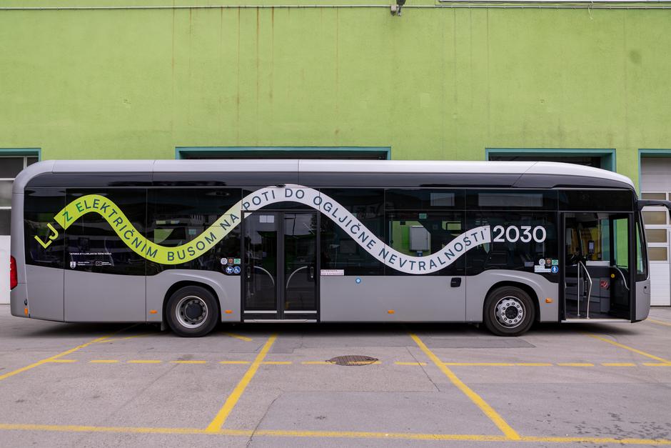 LPP in avtobus mercedes-benz ecitaro | Avtor: Autocommerce