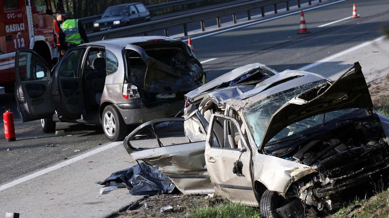 V hudi prometni nesreči na štajerski avtocesti pred počivališčem Tepanje sta umr