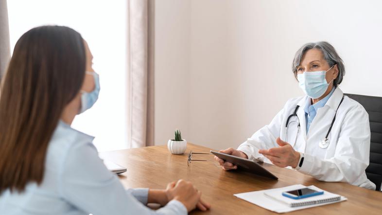 Zdravnik, pregled, pogovor