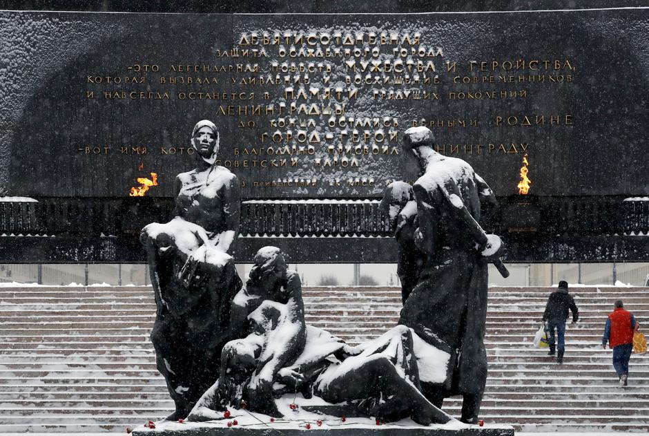 Leningrad St. Peterburg spomenik | Avtor: Epa