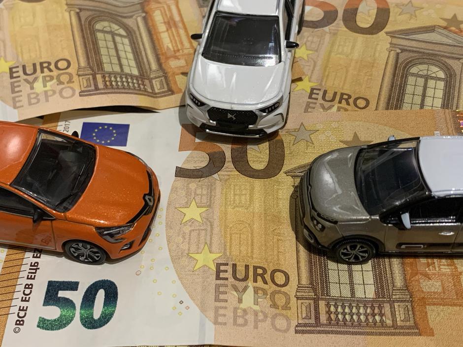 Nakup in prodaja avta avtov vozil evri | Avtor: Andrej Leban