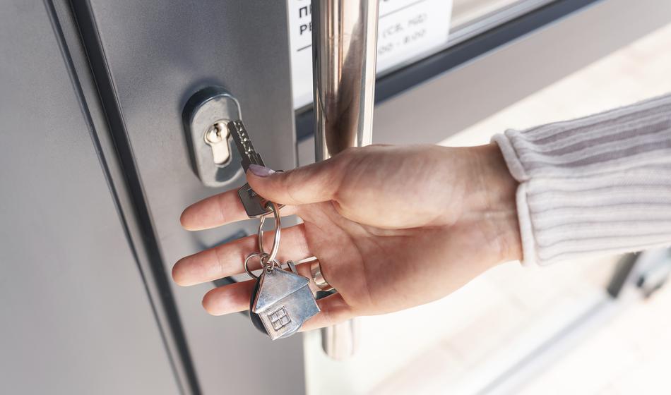 Šokantna statistika: Za lasten dom moraš v Sloveniji delati skoraj vse življenje