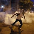 Venezuela Caracas protesti spopadi s policijo