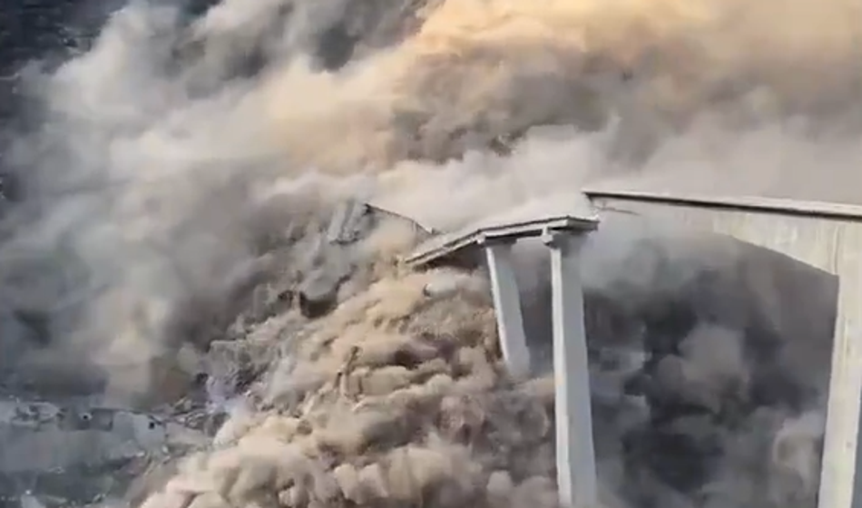 Nekaj mesecev po odprtju se je porušil eden najdaljših mostov na svetu