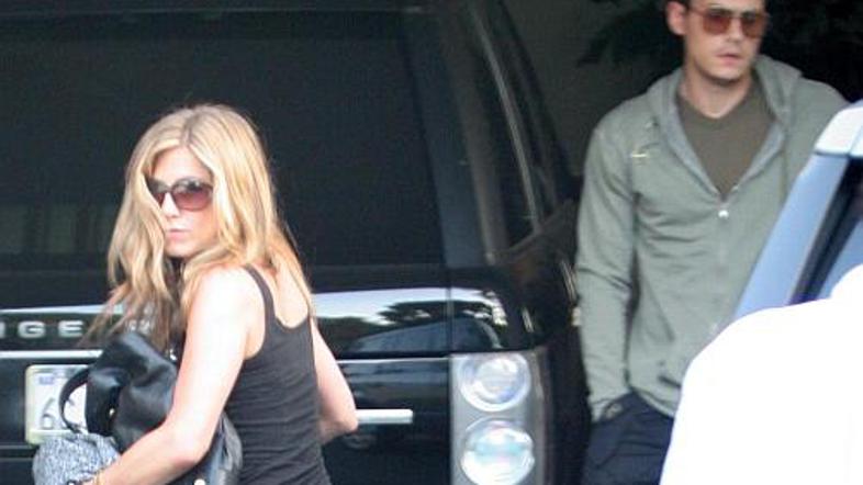 John in Jennifer sta pogosta tarča paparacev.