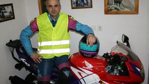 Leopold Pungerčar, predsednik Zveze moto klubov Slovenije, pravi, da je na motor