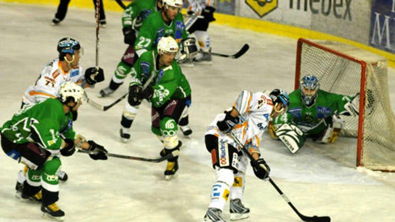 Črna krila iz Linza so bila boljša od ljubljanskih zmajev.