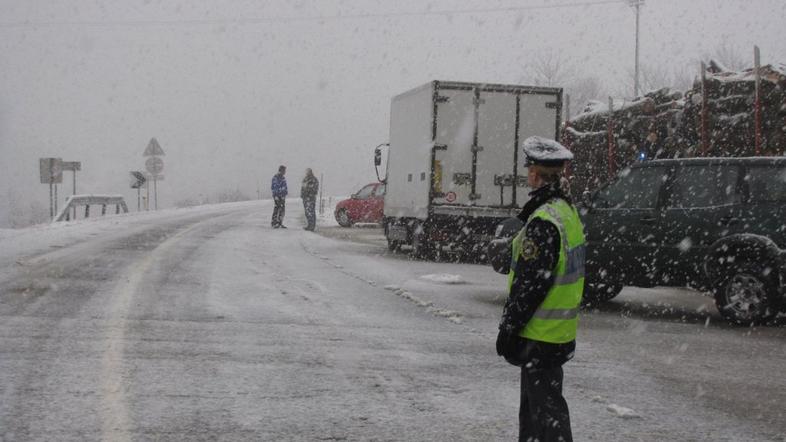 Policija in sneg