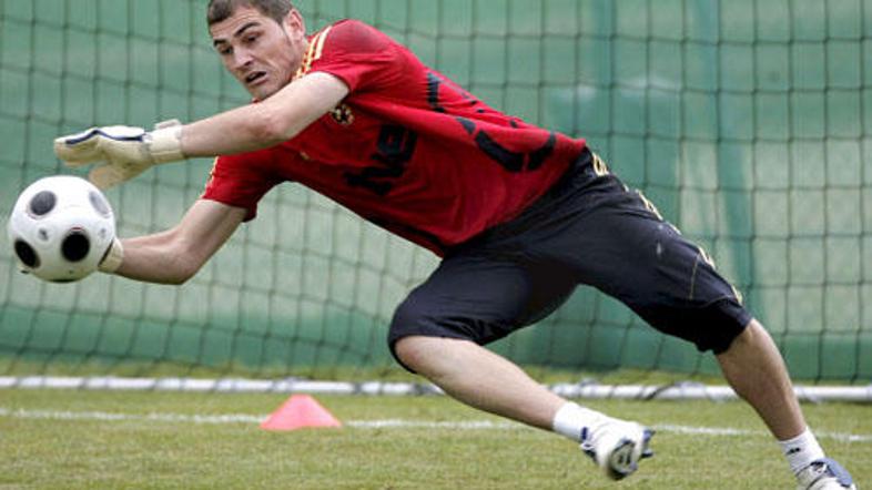 Iker Casillas je gladko zavrnil astronomsko ponudbo arabskih lastnikov Mancheste