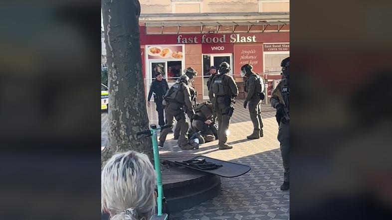 bavarski dvor grožnja z nožem