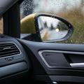 Volkswagen golf dež vožnja v dežju ogledalo