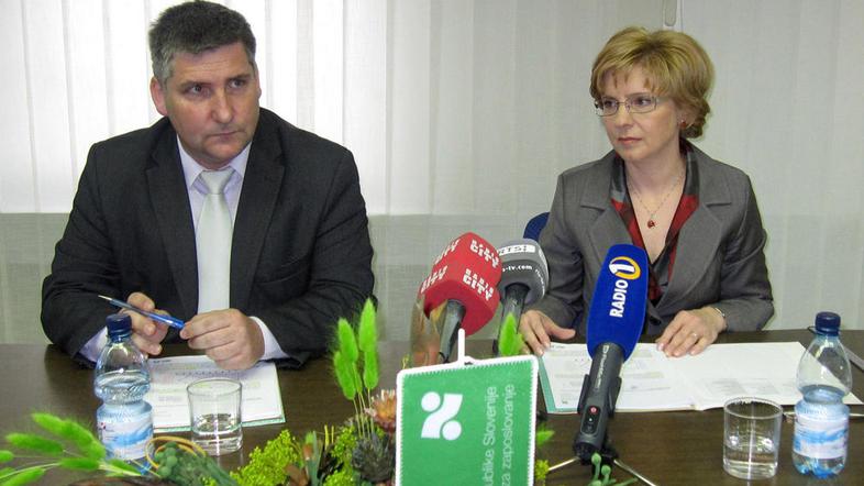 Matjaž Antolinc in Vlasta Stojak ocenjujeta, da je na mariborski enoti ob plačni