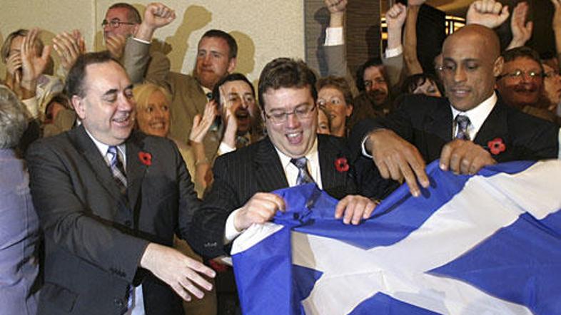Tako so se škotski minister Alex Salmond in njegova delegacija razveselili novic
