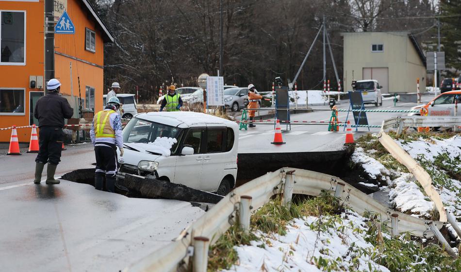 Ni še konec, Japonci trepetajo