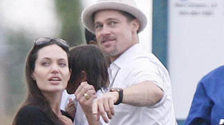 Ona je hotela zgolj posvojiti, on pa je želel, da bi imela še svoj naraščaj.