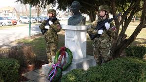 Narodni heroj Stane Žagar, polaganje venca, Kranj