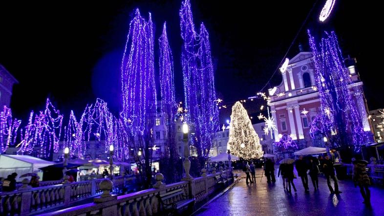 ljubljana 14.12.2011 praznicno okraseno staro mestno jedro, okrasi, novo leto, l