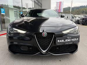 Alfa Romeo Giulia 2.0 Turbo 280 Q4 Ti  - AVTOMATIK - SAM0 18.000KM