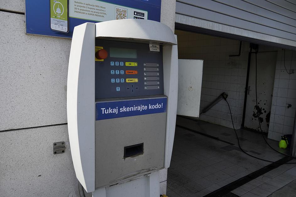 Avtopralnica MOL in INA