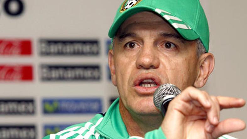 Vročekrvni Aguirre bo tri tekme mehiške reprezentance spremljal na tribunah.