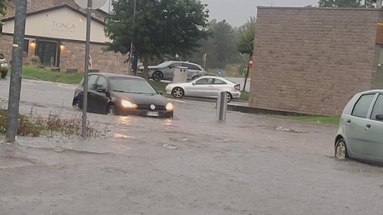 neurje avto poplava kozina