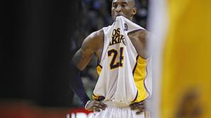 Kobe Bryant bo moral pazljiveje izbirati besede. (Foto: Reuters)
