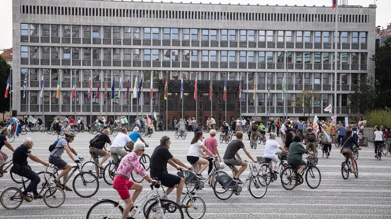 kolesarji protest petkovi kolesarji