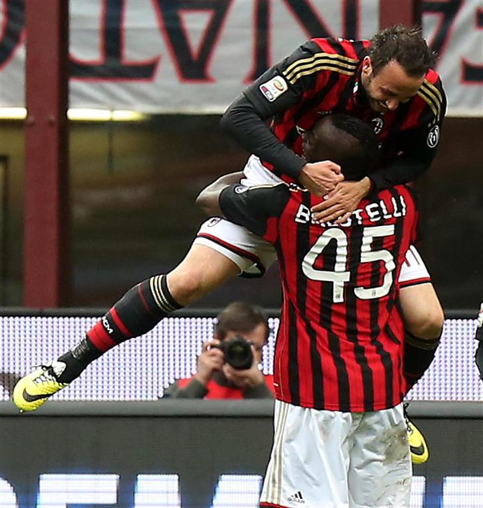 Balotelli Pazzini AC Milan Milano Livorno Serie A Italija liga prvenstvo | Avtor: EPA