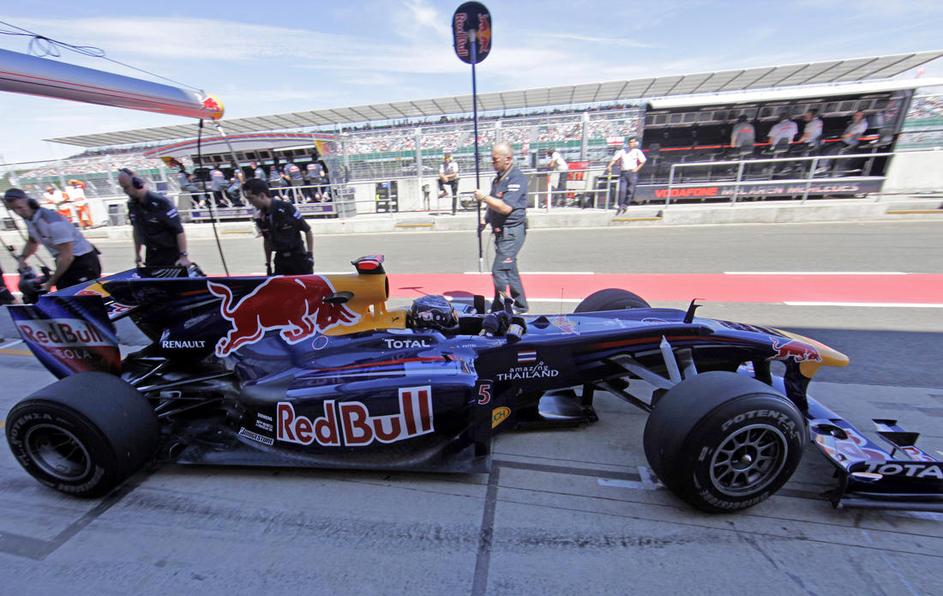 VN VB Silverstone 2010 trening Sebastian vettel boks Red Bull