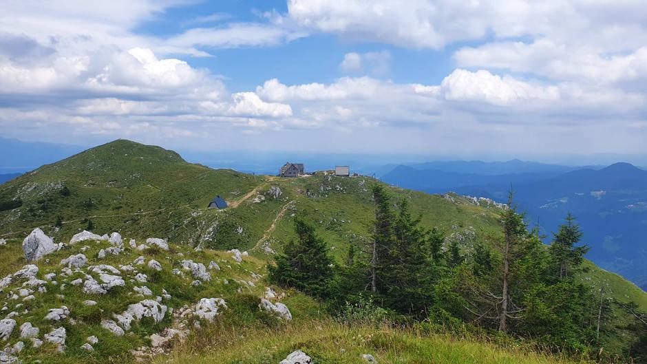 Ratitovec, Krekova koča na Ratitovcu, gore | Avtor: M. Ha.