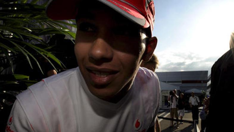 Lewis Hamilton je pred zadnjo dirko sproščen in osredotočen na uspeh.