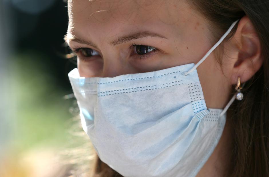Okužba maska covid virus | Avtor: Profimedia