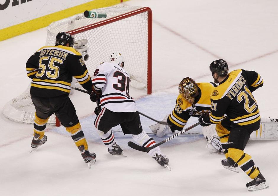 Bolland Boston Bruins Chicago Blackhawks NHL finale 6. tekma Stanley cup | Avtor: Reuters