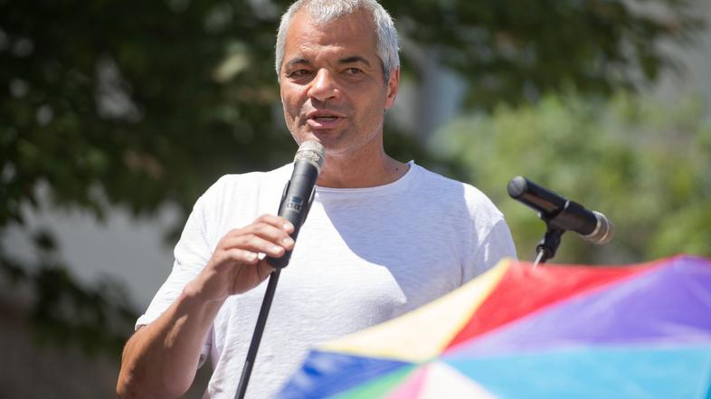 Slovenske novice: Po incidentu mariborskega župana doletelo to - Saša Arsenovič