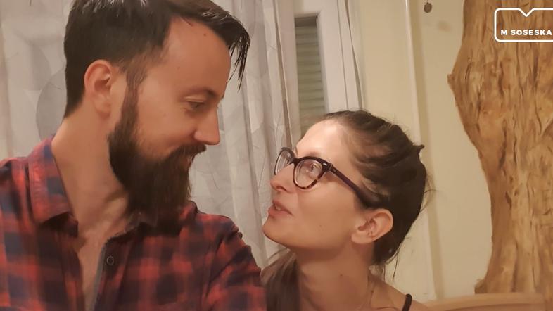 Prvič mama, M SOSESKA