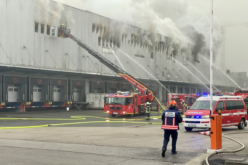 Požar v skladišču Špar v BTC v Ljubljani | Avtor: Anže Petkovšek