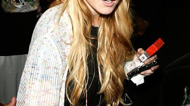 Lindsay je spet v težavah.