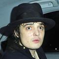 Pete Doherty odhaja za zapahe. (Foto: Flynet/JLP)