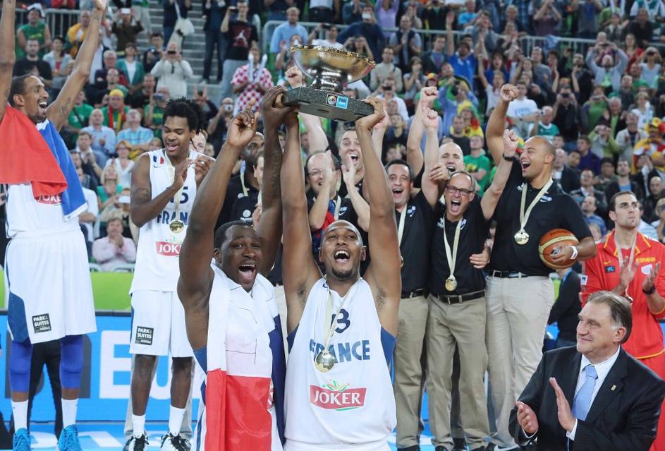 (Francija - Litva) eurobasket finale Diaw Pietrus podelitev pokal naslov prvaka