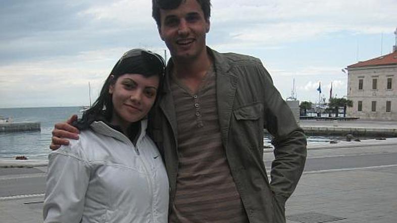 Zaroka ja, poroka še ne takoj ...