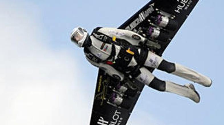 Rossy se je za svoj podvig dlje časa pripravljal v švičarskih Alpah.