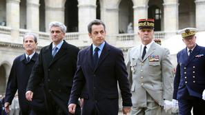 Nicolas Sarkozy je Francijo v zadnjem mesecu vpletel v dve vojaški posredovanji.