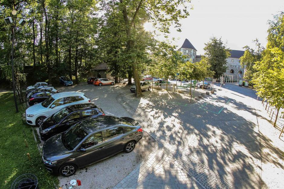 parkirišče | Avtor: Saša Despot