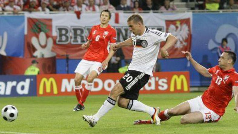 Lukas Podolski, po rodu Poljak, je dvakrat zatresel mrežo Poljske.
