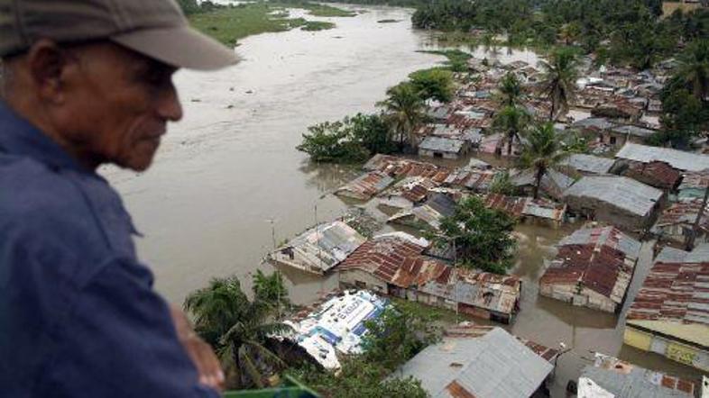 Nevihta Noel, ki je že prerasla v orkan prve stopnje, se že približuje Bahamom.