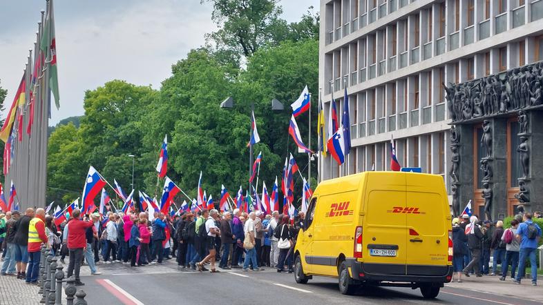 Protest upokojencev v Ljubljani