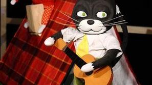 Bo Črni muc osvojil svojo izbranko? (Foto: LGL Ljubljana)