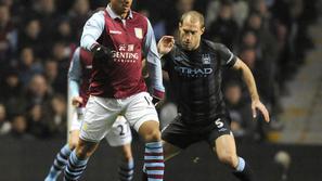 aston villa manchester city zabaleta agbonlahor