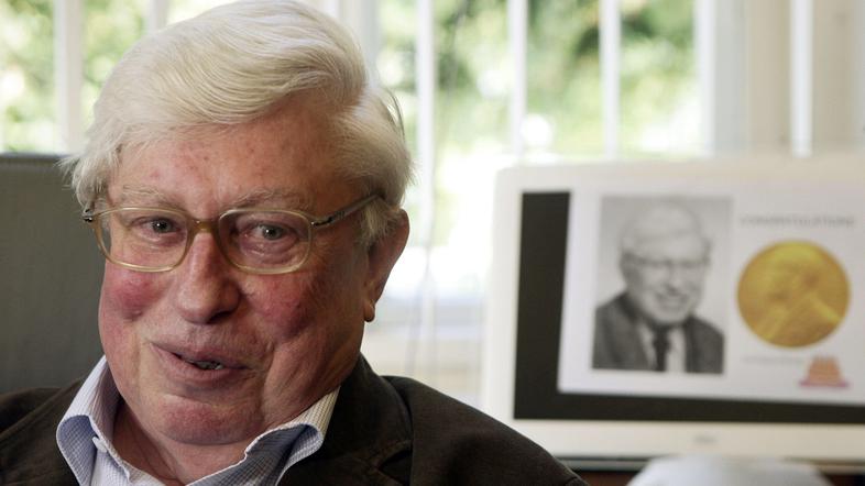 Ertla izpostavljajo kot pionirja kemije površin in enega izmed prvih, ki je pred