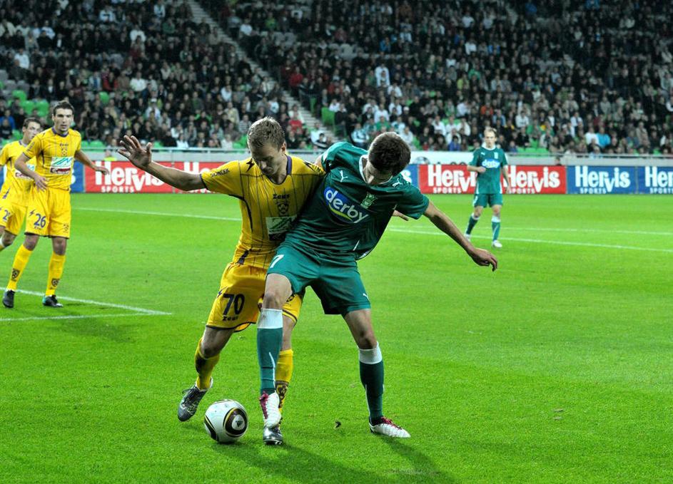 Mertelj se je poškodoval na tekmi v Stožicah proti Olimpiji. (Foto: Anže Petkovš